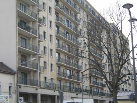 Appartement à louer - 2 pièces - 43 m2 - TROYES - 10 - CHAMPAGNE-ARDENNE