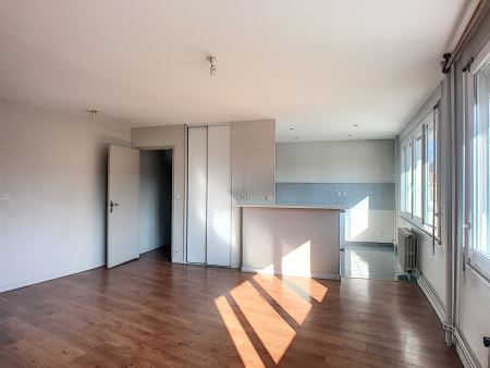 appartement à louer - 3 pièces - 70 m2 - TROYES - 10 - CHAMPAGNE-ARDENNE