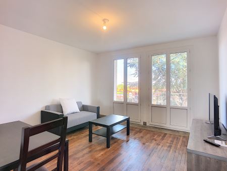 Appartement à louer - 3 pièces - 56 m2 - TROYES - 10 - CHAMPAGNE-ARDENNE