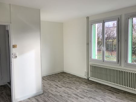 Maison à louer - 4 pièces - 68 m2 - ST JULIEN LES VILLAS - 10 - CHAMPAGNE-ARDENNE