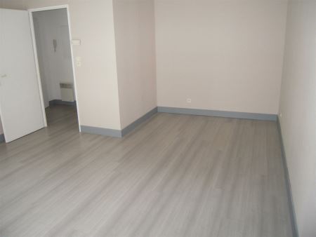 appartement à louer - 1 pièce - 30 m2 - TROYES - 10 - CHAMPAGNE-ARDENNE