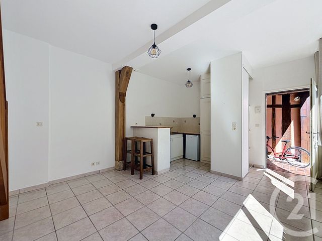Appartement F2 à vendre - 2 pièces - 37.7 m2 - TROYES - 10 - CHAMPAGNE-ARDENNE - Century 21 Martinot Immobilier