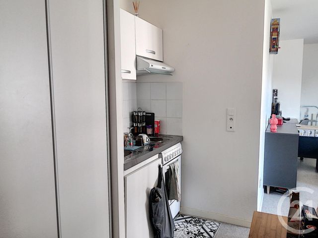 Afficher la photo en grand Appartement F1 à vendre - 1 pièce - 33.0 m2 - TROYES - 10 - CHAMPAGNE-ARDENNE - Century 21 Martinot Immobilier