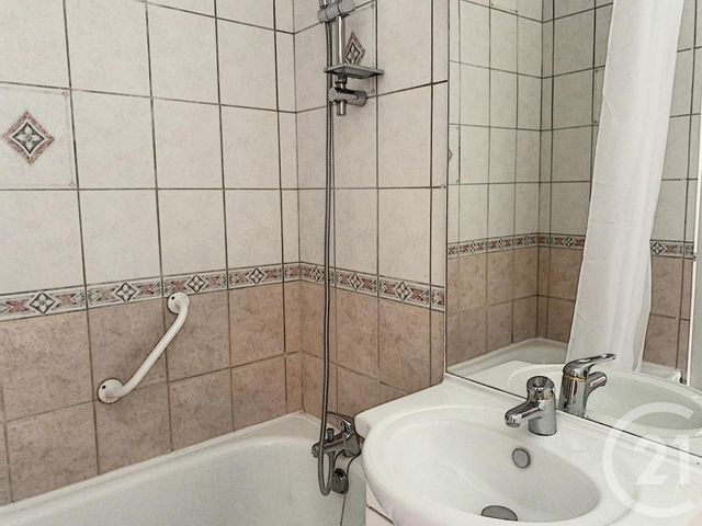 Afficher la photo en grand Appartement F2 à louer - 2 pièces - 42.2 m2 - TROYES - 10 - CHAMPAGNE-ARDENNE - Century 21 Martinot Immobilier