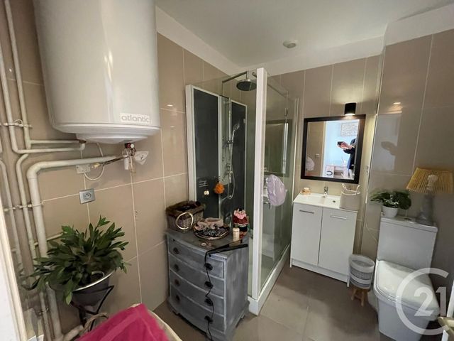 Appartement T2 à vendre - 2 pièces - 35.4 m2 - TROYES - 10 - CHAMPAGNE-ARDENNE - Century 21 Martinot Immobilier