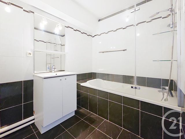 Appartement F2 à vendre - 2 pièces - 46.0 m2 - TROYES - 10 - CHAMPAGNE-ARDENNE - Century 21 Martinot Immobilier