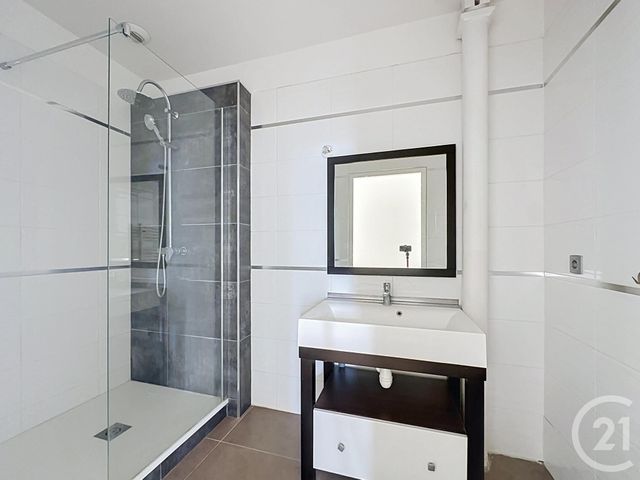 Appartement T3 à vendre - 3 pièces - 72.07 m2 - TROYES - 10 - CHAMPAGNE-ARDENNE - Century 21 Martinot Immobilier