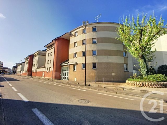Afficher la photo en grand Appartement F3 à louer - 3 pièces - 63.0 m2 - TROYES - 10 - CHAMPAGNE-ARDENNE - Century 21 Martinot Immobilier