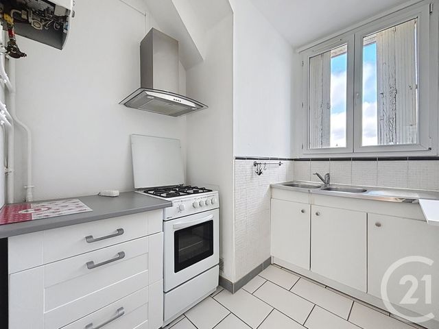 Afficher la photo en grand Appartement F3 à vendre - 3 pièces - 56.3 m2 - TROYES - 10 - CHAMPAGNE-ARDENNE - Century 21 Martinot Immobilier