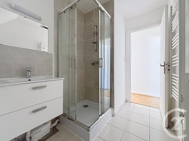 Afficher la photo en grand Appartement F3 à vendre - 3 pièces - 56.3 m2 - TROYES - 10 - CHAMPAGNE-ARDENNE - Century 21 Martinot Immobilier