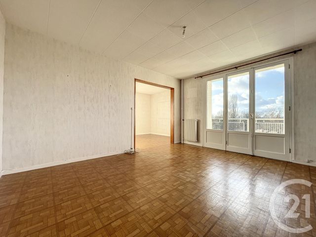 Appartement F4 à vendre - 4 pièces - 73.0 m2 - ST ANDRE LES VERGERS - 10 - CHAMPAGNE-ARDENNE - Century 21 Martinot Immobilier