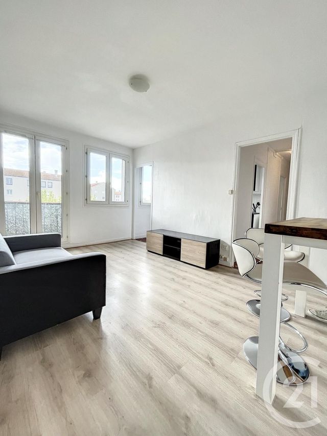 Appartement F2 à louer - 2 pièces - 43.0 m2 - TROYES - 10 - CHAMPAGNE-ARDENNE - Century 21 Martinot Immobilier
