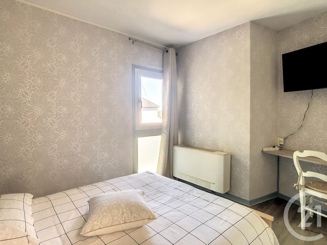 Appartement F4 à louer - 3 pièces - 55.0 m2 - STE SAVINE - 10 - CHAMPAGNE-ARDENNE - Century 21 Martinot Immobilier