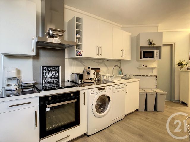 Appartement F4 à louer - 3 pièces - 55.0 m2 - STE SAVINE - 10 - CHAMPAGNE-ARDENNE - Century 21 Martinot Immobilier