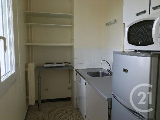 Appartement F1 à louer - 1 pièce - 25.0 m2 - TROYES - 10 - CHAMPAGNE-ARDENNE - Century 21 Martinot Immobilier