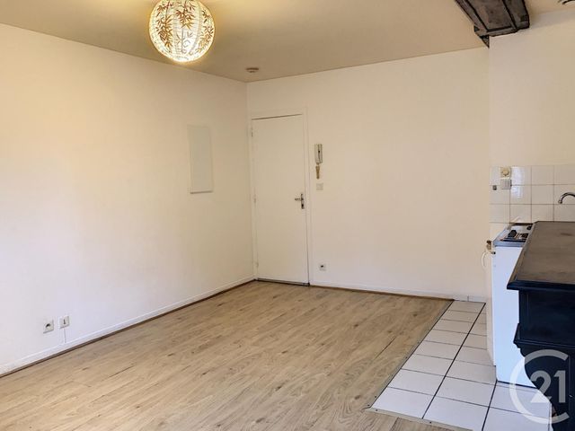 Appartement F1 à louer - 1 pièce - 24.0 m2 - TROYES - 10 - CHAMPAGNE-ARDENNE - Century 21 Martinot Immobilier
