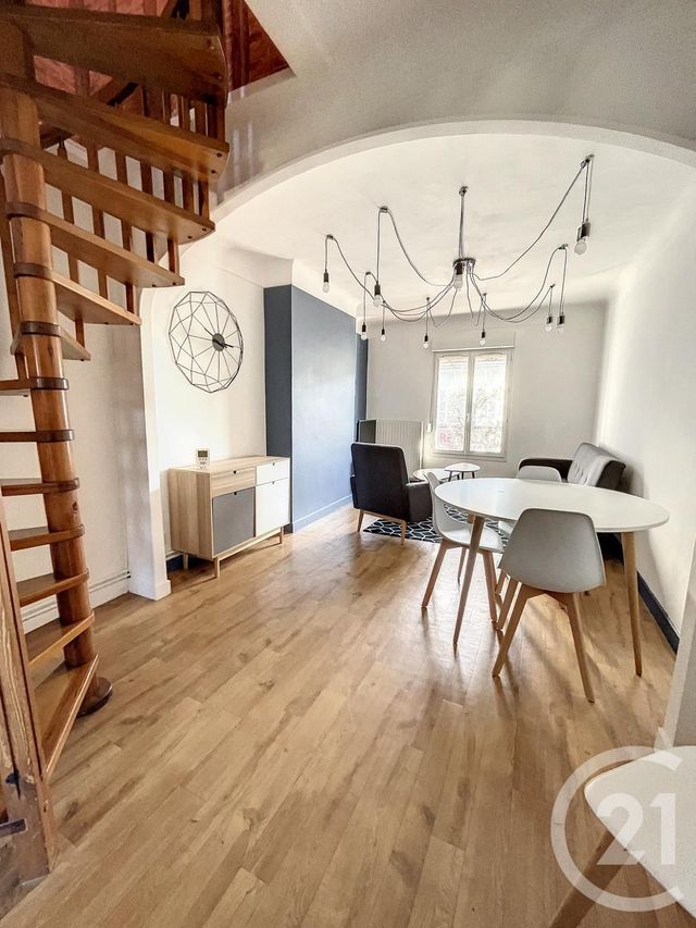 Appartement F2 à louer - 2 pièces - 40.0 m2 - STE SAVINE - 10 - CHAMPAGNE-ARDENNE - Century 21 Martinot Immobilier