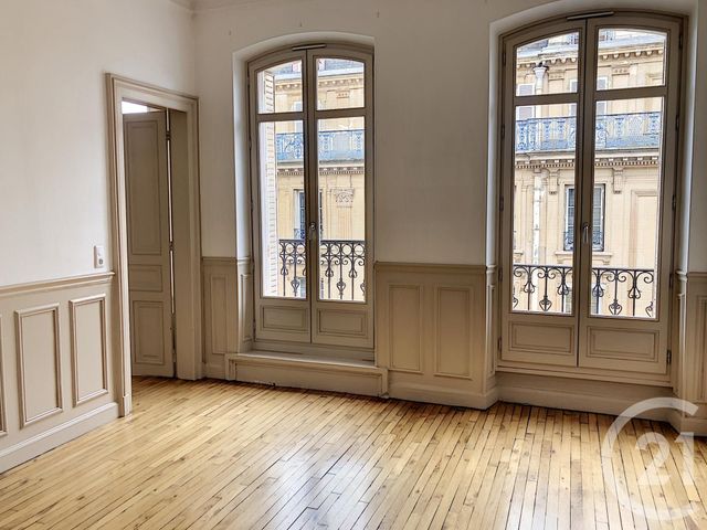 Appartement T5 à louer - 5 pièces - 140.0 m2 - TROYES - 10 - CHAMPAGNE-ARDENNE - Century 21 Martinot Immobilier