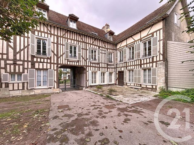 Afficher la photo en grand Appartement à vendre - 5 pièces - 110.0 m2 - TROYES - 10 - CHAMPAGNE-ARDENNE - Century 21 Martinot Immobilier