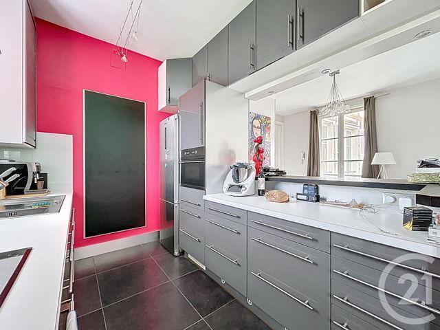 Afficher la photo en grand Appartement à vendre - 5 pièces - 110.0 m2 - TROYES - 10 - CHAMPAGNE-ARDENNE - Century 21 Martinot Immobilier