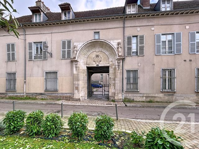 Afficher la photo en grand Appartement à vendre - 5 pièces - 110.0 m2 - TROYES - 10 - CHAMPAGNE-ARDENNE - Century 21 Martinot Immobilier