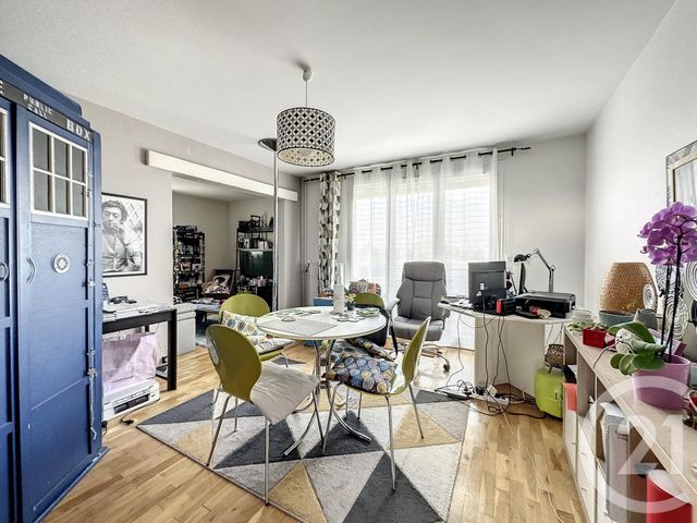 Appartement F4 à vendre - 4 pièces - 72.0 m2 - ST ANDRE LES VERGERS - 10 - CHAMPAGNE-ARDENNE - Century 21 Martinot Immobilier