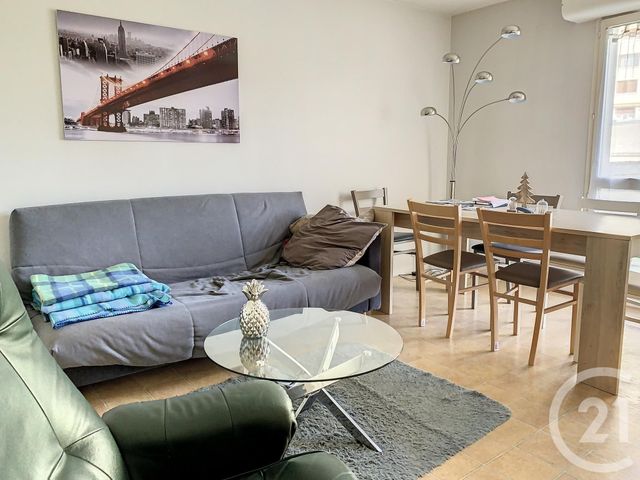 Appartement F1 à louer - 1 pièce - 35.0 m2 - TROYES - 10 - CHAMPAGNE-ARDENNE - Century 21 Martinot Immobilier
