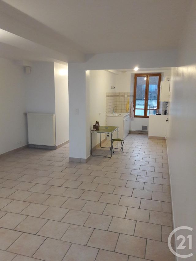 Appartement F3 à louer - 3 pièces - 58.0 m2 - AIX VILLEMAUR PALIS - 10 - CHAMPAGNE-ARDENNE - Century 21 Martinot Immobilier