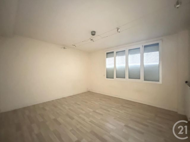 Appartement F1 à louer - 1 pièce - 32.0 m2 - TROYES - 10 - CHAMPAGNE-ARDENNE - Century 21 Martinot Immobilier