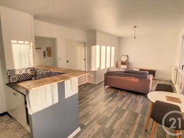 Studio à louer - 1 pièce - 31.49 m2 - STE SAVINE - 10 - CHAMPAGNE-ARDENNE - Century 21 Martinot Immobilier