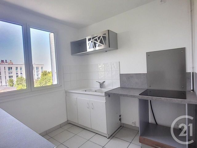 Appartement F3 à louer - 3 pièces - 63.0 m2 - TROYES - 10 - CHAMPAGNE-ARDENNE - Century 21 Martinot Immobilier