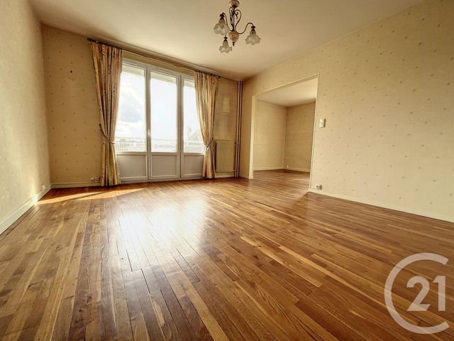 Appartement F4 à louer - 4 pièces - 74.41 m2 - ST ANDRE LES VERGERS - 10 - CHAMPAGNE-ARDENNE - Century 21 Martinot Immobilier