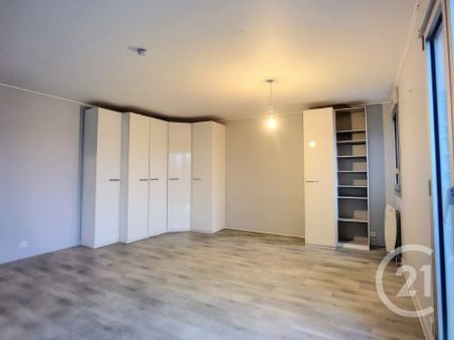 Appartement F1 à louer - 1 pièce - 39.0 m2 - TROYES - 10 - CHAMPAGNE-ARDENNE - Century 21 Martinot Immobilier