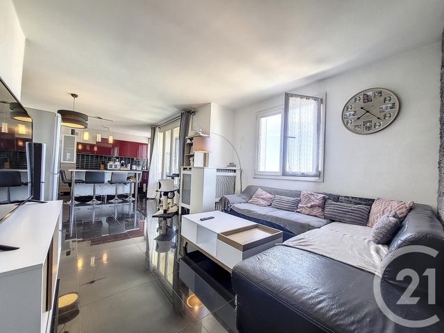 Appartement F3 à vendre - 3 pièces - 65.18 m2 - TROYES - 10 - CHAMPAGNE-ARDENNE - Century 21 Martinot Immobilier