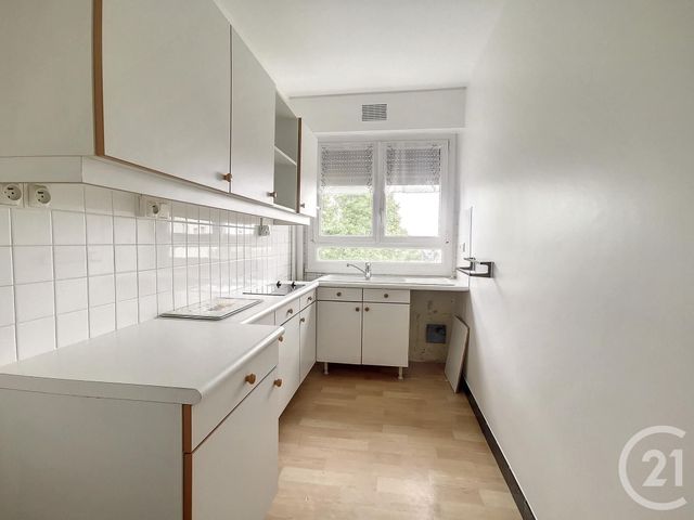 Appartement T2 à louer - 2 pièces - 66.0 m2 - TROYES - 10 - CHAMPAGNE-ARDENNE - Century 21 Martinot Immobilier