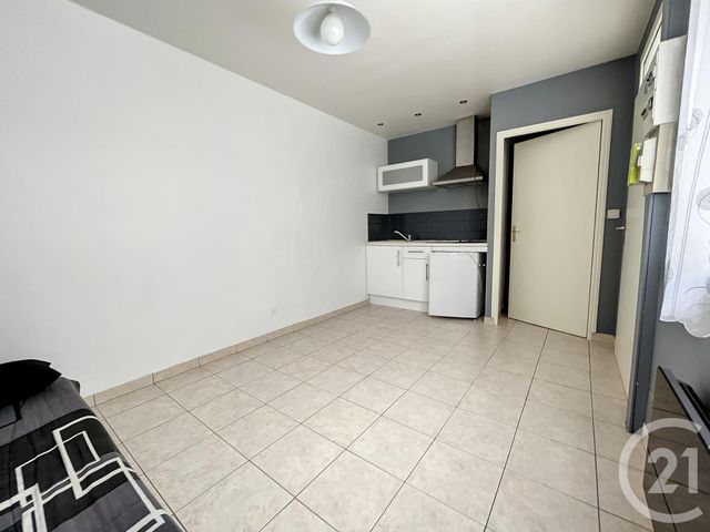 Appartement F1 à louer - 1 pièce - 17.9 m2 - TROYES - 10 - CHAMPAGNE-ARDENNE - Century 21 Martinot Immobilier