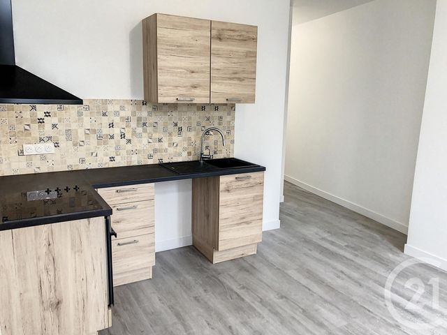 Appartement F2 à louer - 2 pièces - 36.99 m2 - ST JULIEN LES VILLAS - 10 - CHAMPAGNE-ARDENNE - Century 21 Martinot Immobilier