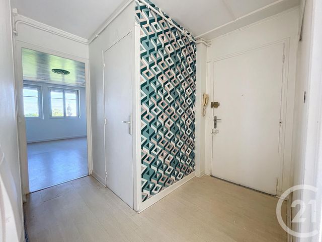 Afficher la photo en grand Appartement F4 à vendre - 4 pièces - 68.1 m2 - TROYES - 10 - CHAMPAGNE-ARDENNE - Century 21 Martinot Immobilier