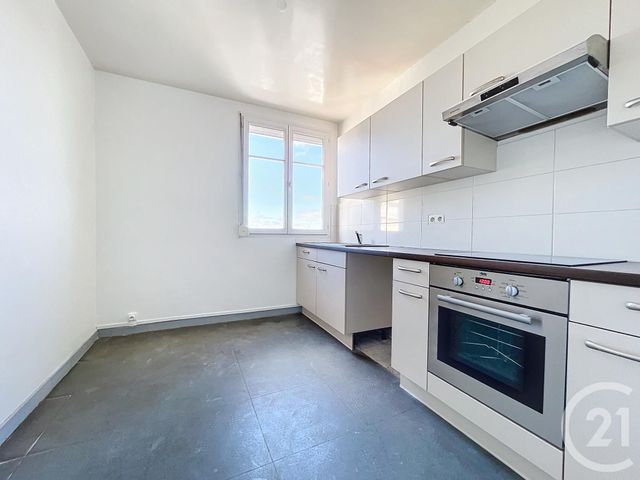 Afficher la photo en grand Appartement F4 à vendre - 4 pièces - 68.1 m2 - TROYES - 10 - CHAMPAGNE-ARDENNE - Century 21 Martinot Immobilier