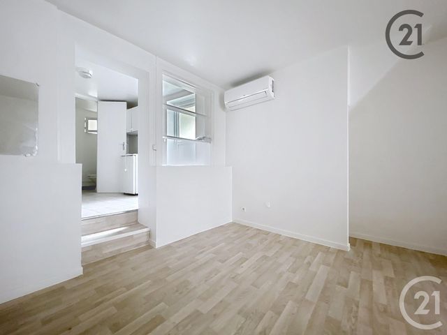 Afficher la photo en grand Appartement F1 à louer - 1 pièce - 34.2 m2 - TROYES - 10 - CHAMPAGNE-ARDENNE - Century 21 Martinot Immobilier