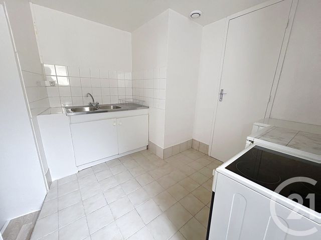 Appartement F1 à louer - 1 pièce - 34.2 m2 - TROYES - 10 - CHAMPAGNE-ARDENNE - Century 21 Martinot Immobilier