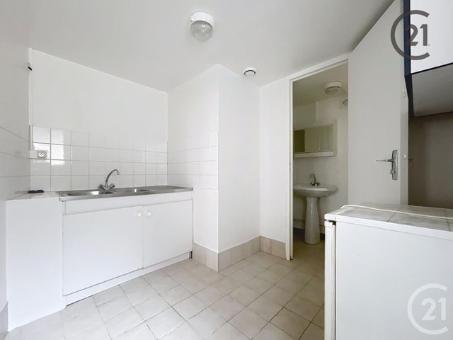 Afficher la photo en grand Appartement F1 à louer - 1 pièce - 34.2 m2 - TROYES - 10 - CHAMPAGNE-ARDENNE - Century 21 Martinot Immobilier