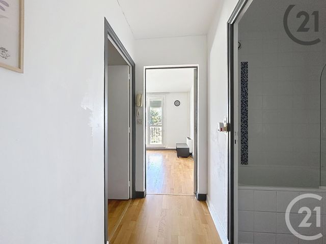 Appartement F1 à louer - 1 pièce - 28.9 m2 - TROYES - 10 - CHAMPAGNE-ARDENNE - Century 21 Martinot Immobilier