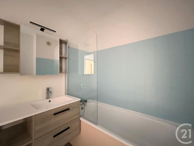 Appartement F1 à louer - 1 pièce - 33.0 m2 - TROYES - 10 - CHAMPAGNE-ARDENNE - Century 21 Martinot Immobilier