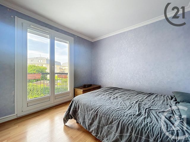 Appartement T4 à vendre - 4 pièces - 81.62 m2 - ST ANDRE LES VERGERS - 10 - CHAMPAGNE-ARDENNE - Century 21 Martinot Immobilier