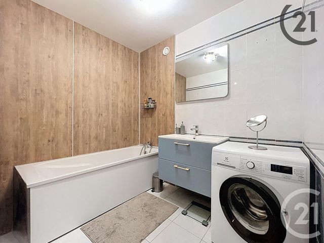 Appartement T4 à vendre - 4 pièces - 81.62 m2 - ST ANDRE LES VERGERS - 10 - CHAMPAGNE-ARDENNE - Century 21 Martinot Immobilier