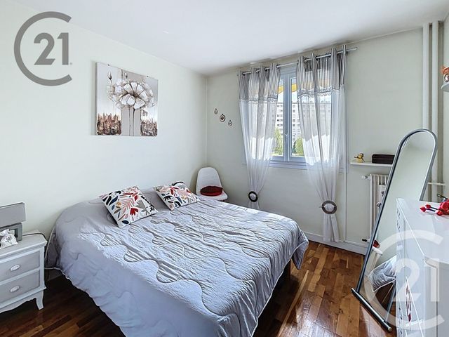 Appartement F5 à vendre - 5 pièces - 89.74 m2 - ST ANDRE LES VERGERS - 10 - CHAMPAGNE-ARDENNE - Century 21 Martinot Immobilier