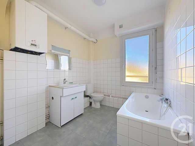 Appartement F2 à louer - 2 pièces - 58.0 m2 - TROYES - 10 - CHAMPAGNE-ARDENNE - Century 21 Martinot Immobilier