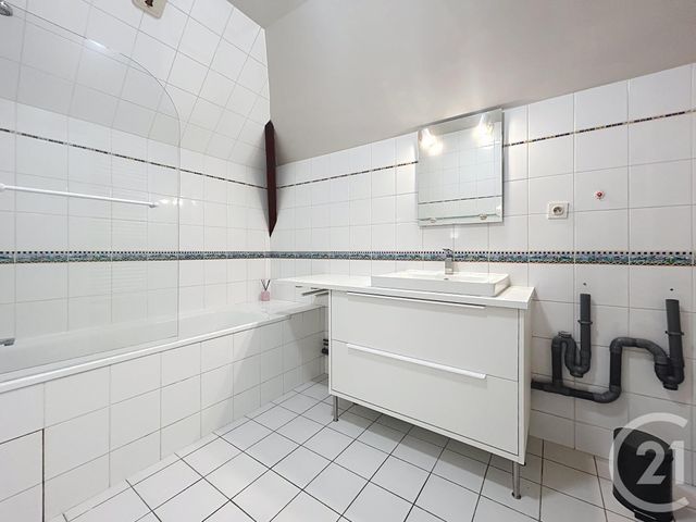 Appartement F2 à louer - 2 pièces - 52.8 m2 - TROYES - 10 - CHAMPAGNE-ARDENNE - Century 21 Martinot Immobilier