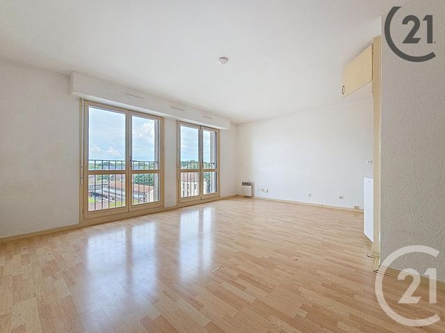 Appartement T1 à vendre - 1 pièce - 32.6 m2 - TROYES - 10 - CHAMPAGNE-ARDENNE - Century 21 Martinot Immobilier